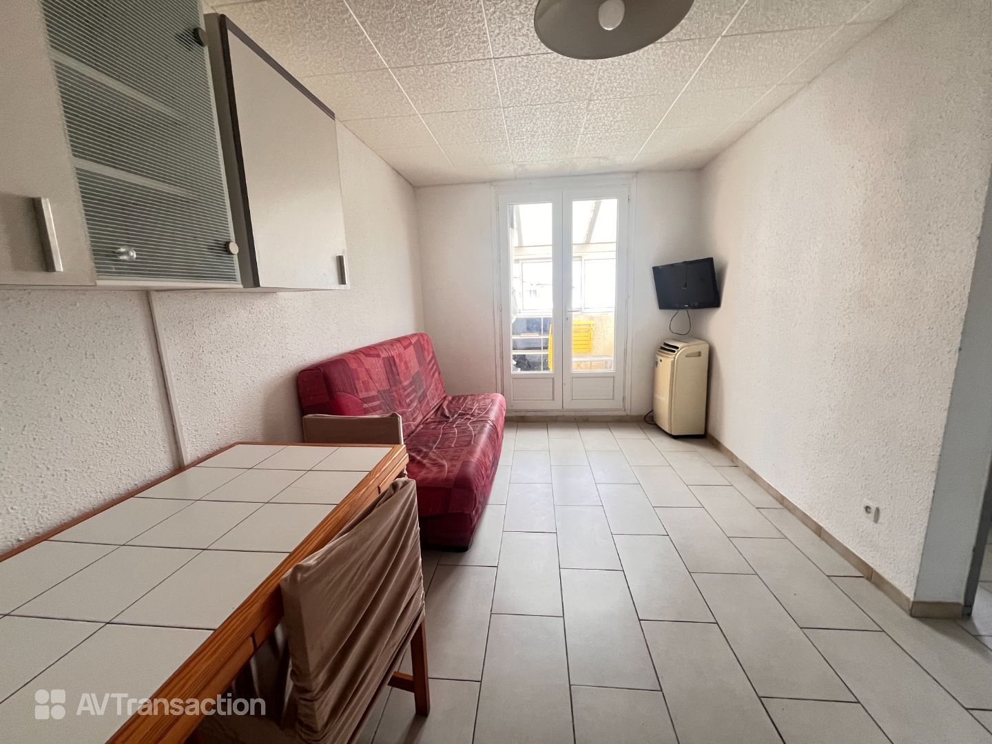 À VENDRE – T2 AVEC LOGGIA, PARKING PRIVÉ ET PISCINE – SECTEUR SA
