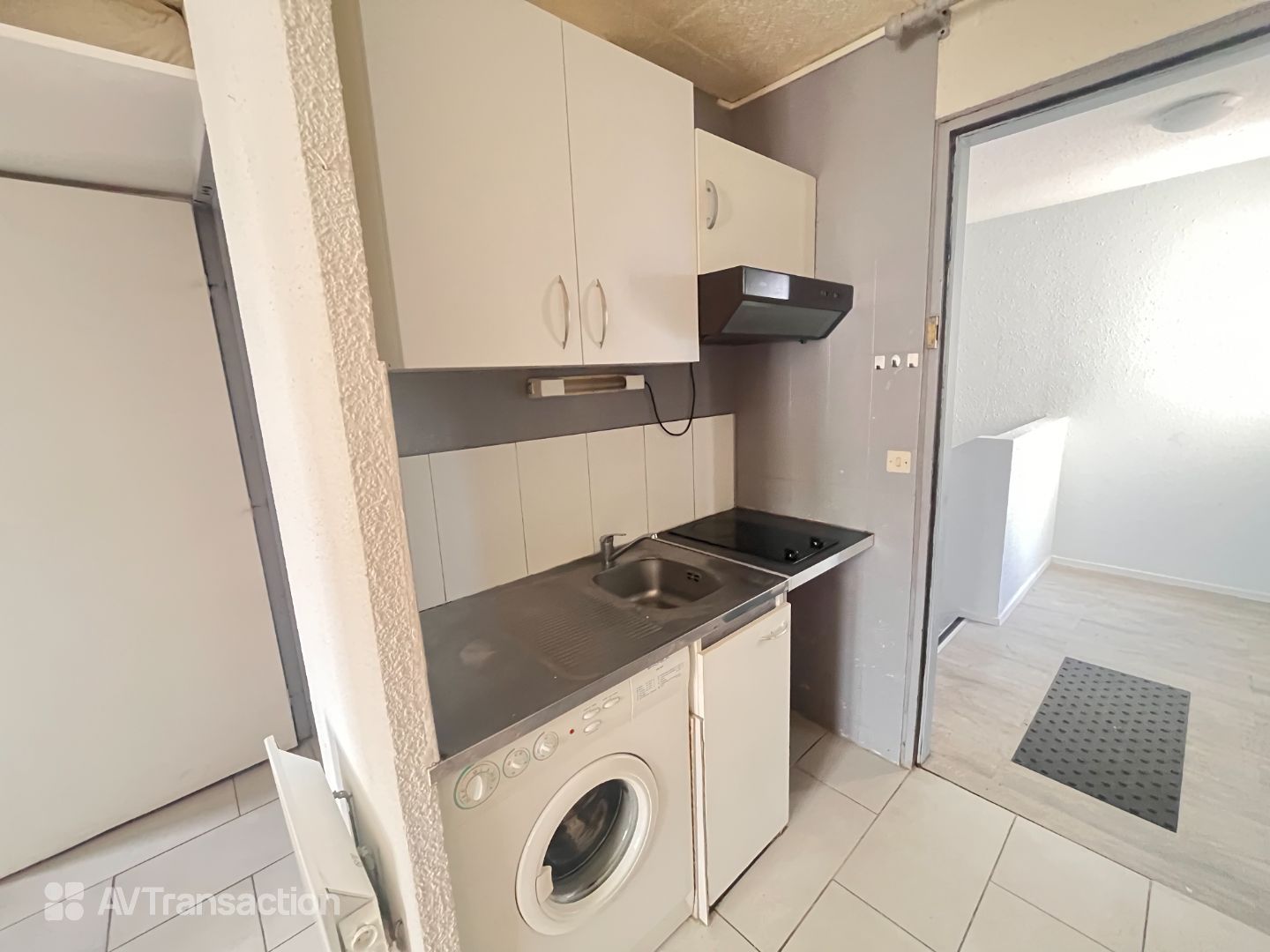 À VENDRE – T2 AVEC LOGGIA, PARKING PRIVÉ ET PISCINE – SECTEUR SA