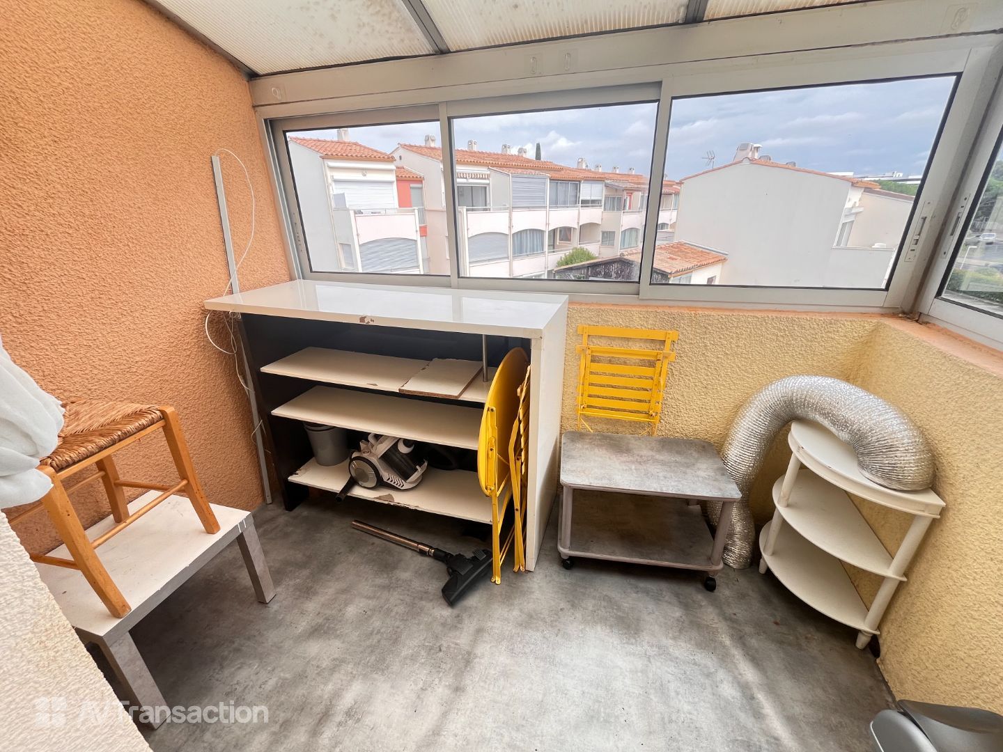 À VENDRE – T2 AVEC LOGGIA, PARKING PRIVÉ ET PISCINE – SECTEUR SA