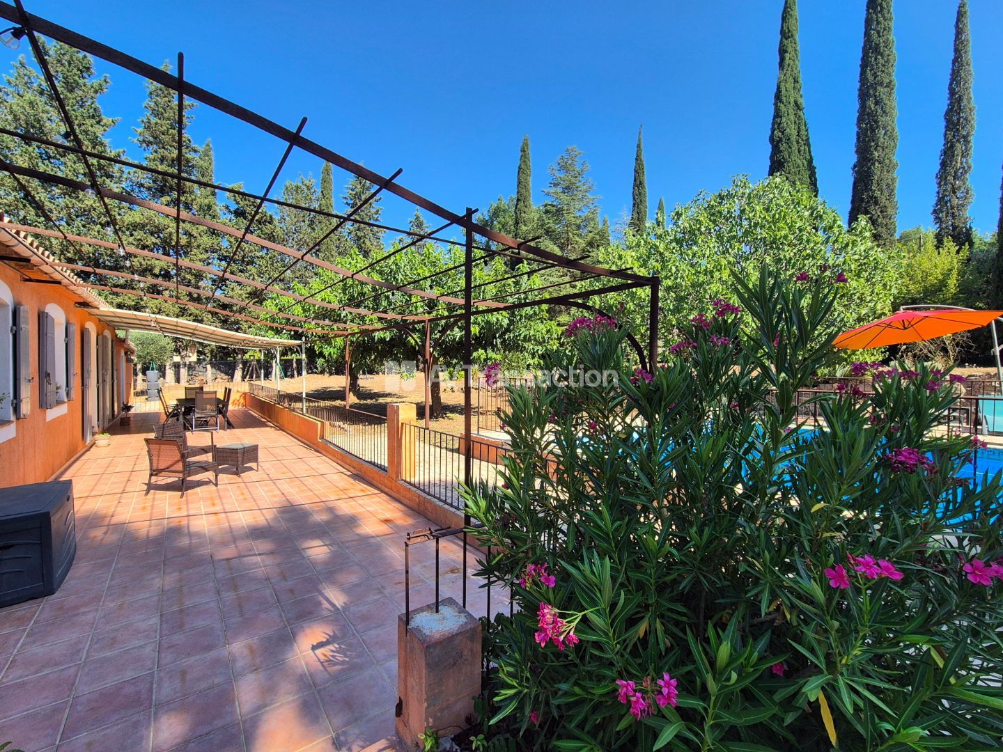 123 m² de plain pied et dépendance