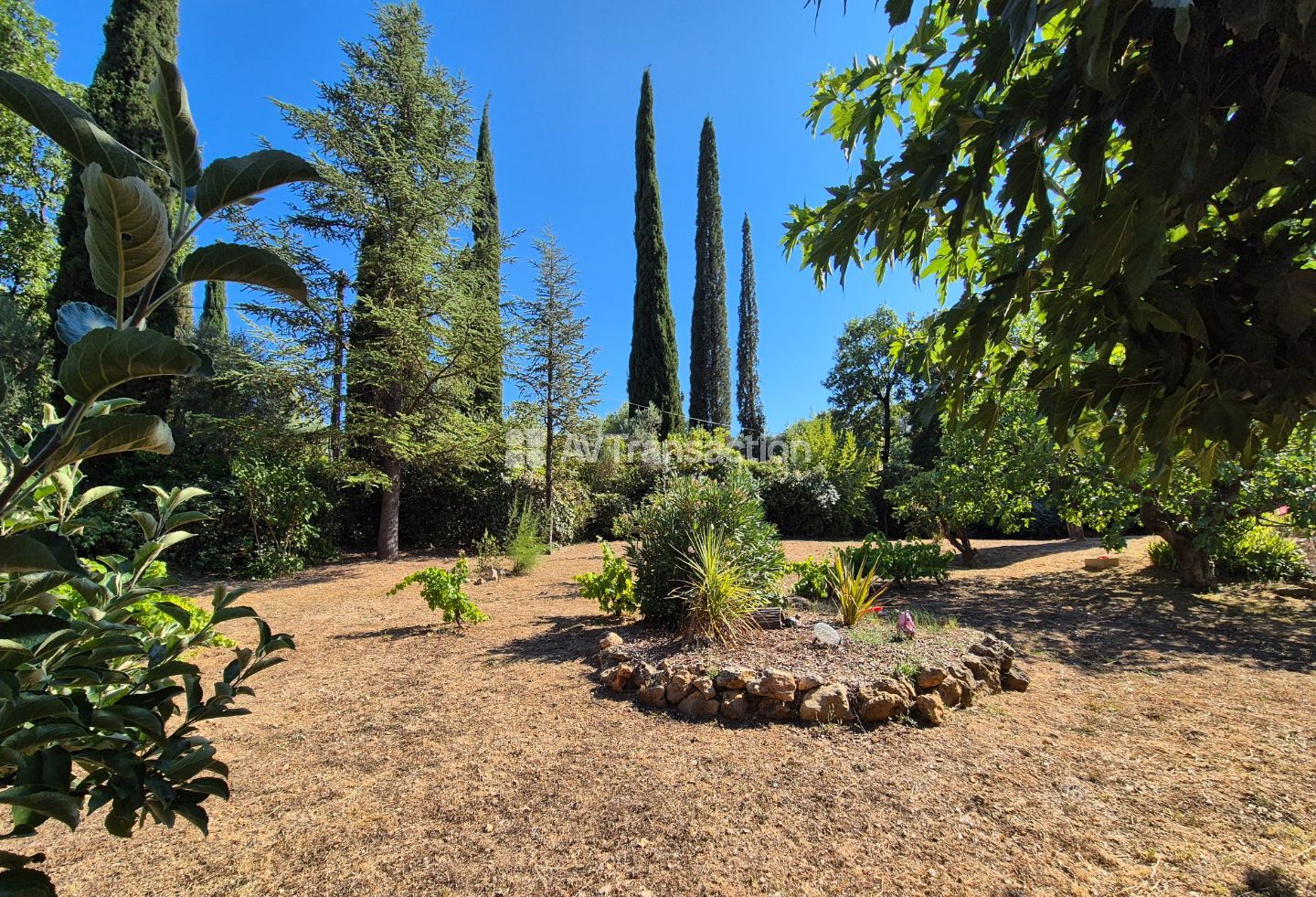123 m² de plain pied et dépendance
