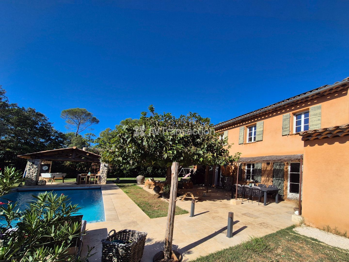 Maison à moins de 2km du village