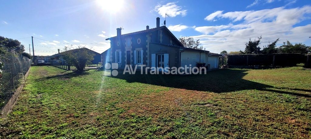 33180 ST SEURIN DE CADOURNE-MAISON 156 M² ET GRAND JARDIN 2100M²
