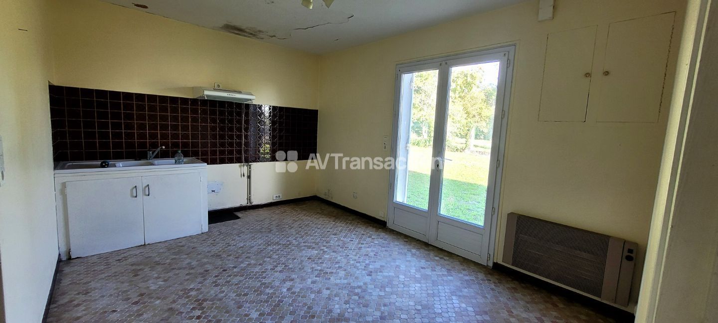 33180 ST SEURIN DE CADOURNE-MAISON 156 M² ET GRAND JARDIN 2100M²