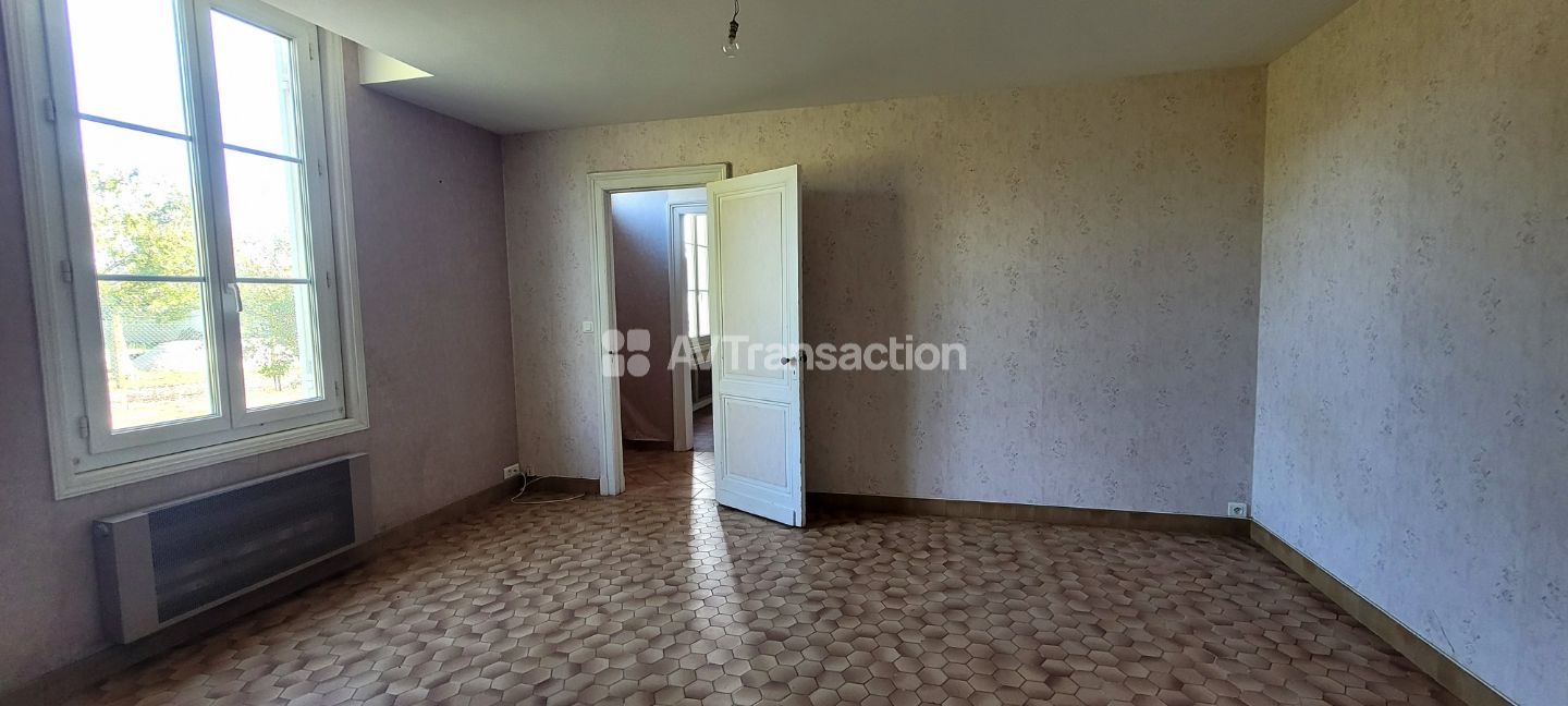 33180 ST SEURIN DE CADOURNE-MAISON 156 M² ET GRAND JARDIN 2100M²