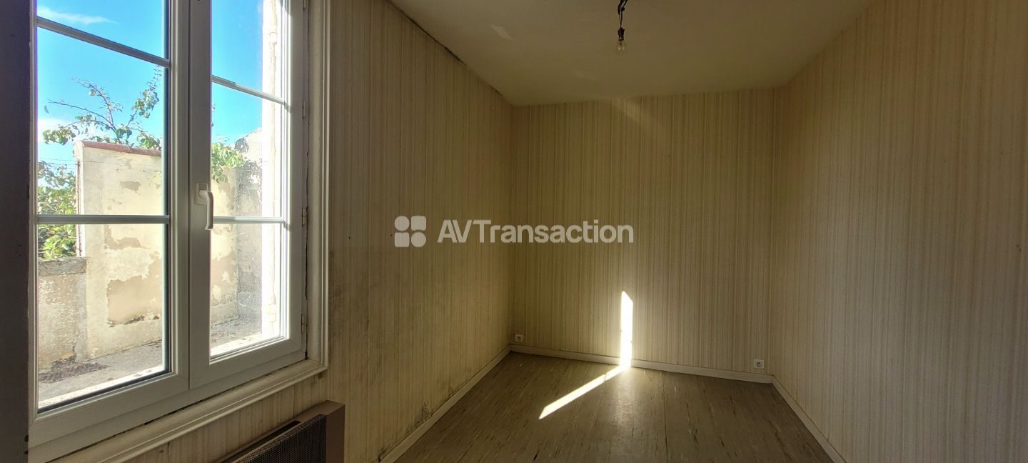 33180 ST SEURIN DE CADOURNE-MAISON 156 M² ET GRAND JARDIN 2100M²