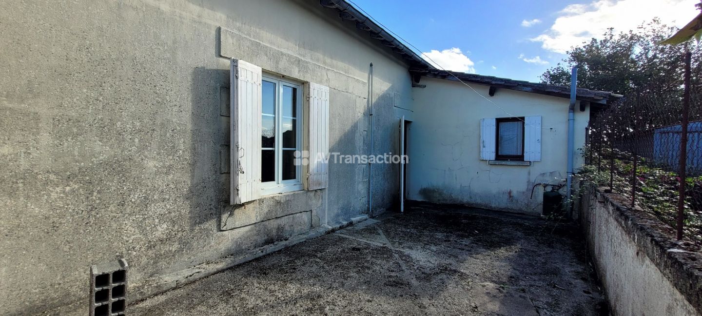 33180 ST SEURIN DE CADOURNE-MAISON 156 M² ET GRAND JARDIN 2100M²