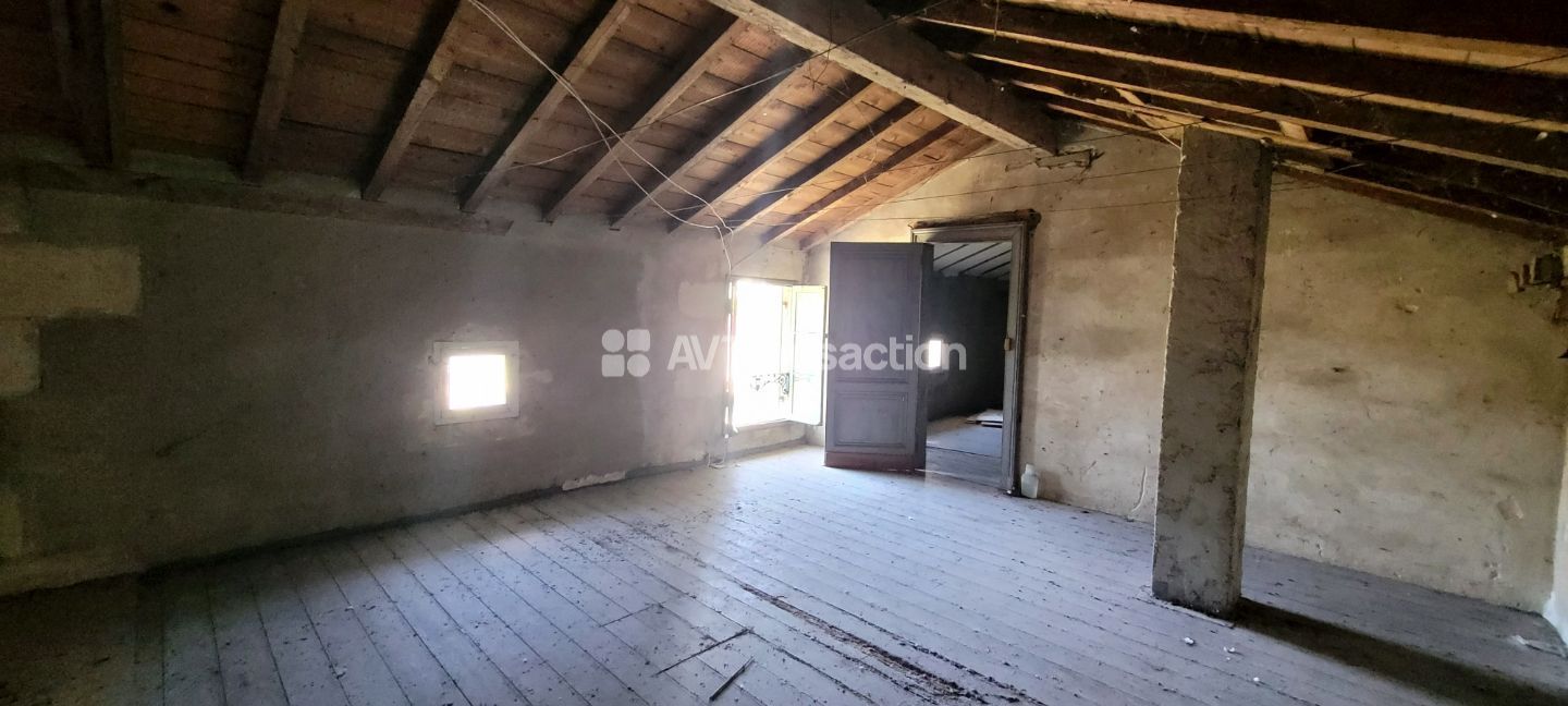 33180 ST SEURIN DE CADOURNE-MAISON 156 M² ET GRAND JARDIN 2100M²