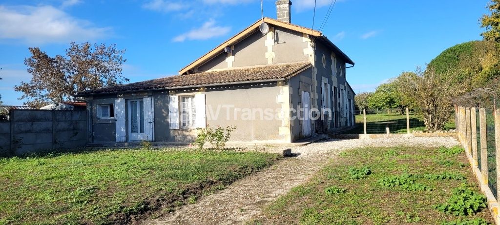 33180 ST SEURIN DE CADOURNE-MAISON 156 M² ET GRAND JARDIN 2100M²