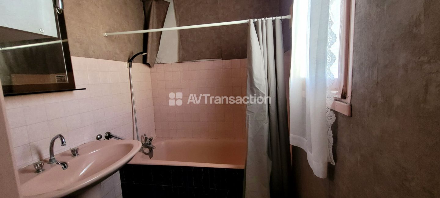 33180 ST SEURIN DE CADOURNE-MAISON 156 M² ET GRAND JARDIN 2100M²