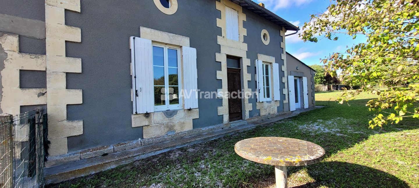 33180 ST SEURIN DE CADOURNE-MAISON 156 M² ET GRAND JARDIN 2100M²