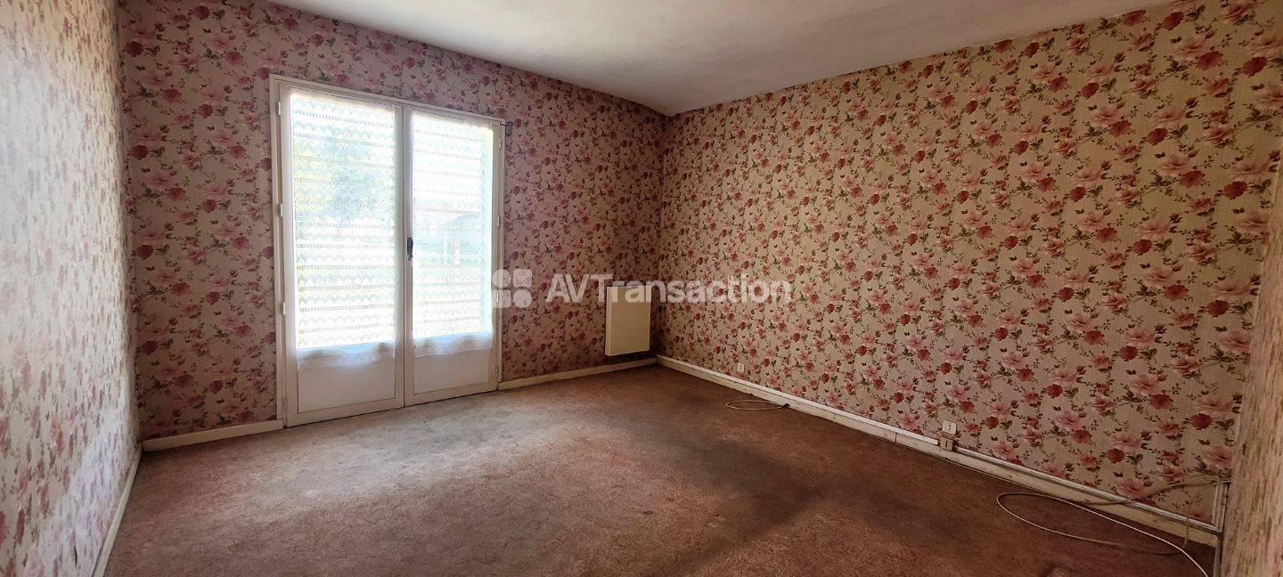 33180 ST SEURIN DE CADOURNE-MAISON 156 M² ET GRAND JARDIN 2100M²