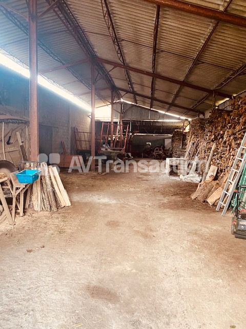 Corps de ferme à rénover avec Grand terrain